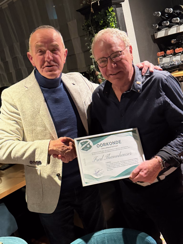 Voorzitter Guido Ronnes en erelid Fred Thannhauser.