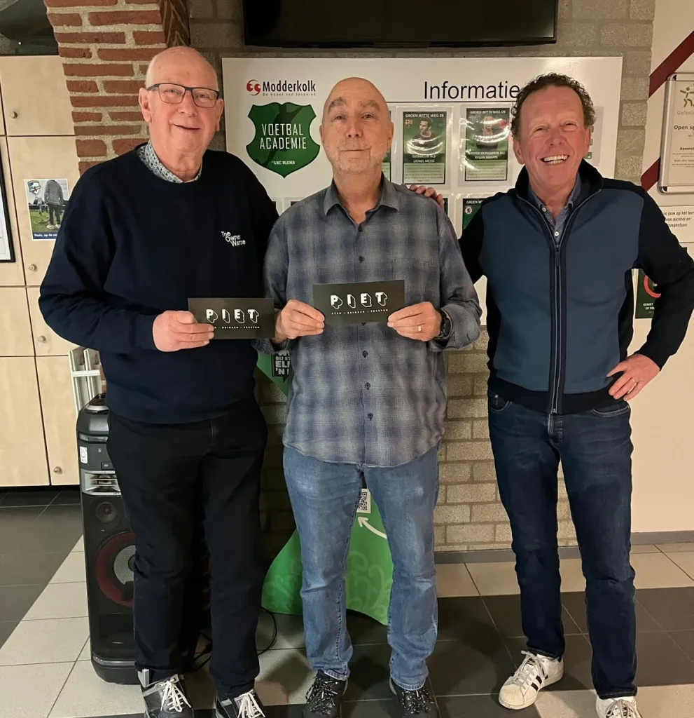 Hennie Megens, Ton Urselman en bestuurslid Hans Velvis.